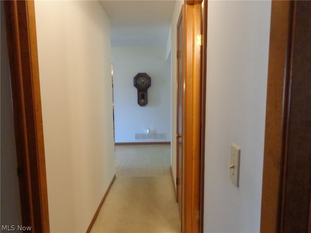 6920 Dogwood Circle, Middleburg Heights, OH 44130