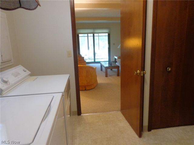 6920 Dogwood Circle, Middleburg Heights, OH 44130