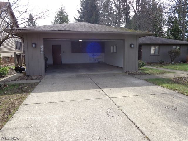 6920 Dogwood Circle, Middleburg Heights, OH 44130