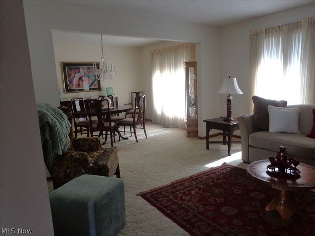 6920 Dogwood Circle, Middleburg Heights, OH 44130