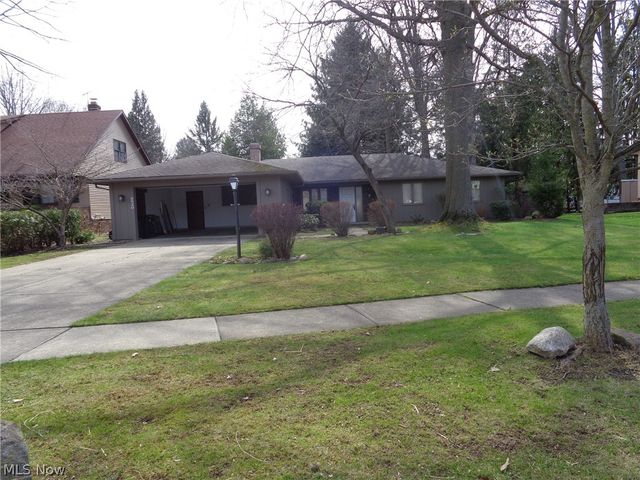 6920 Dogwood Circle, Middleburg Heights, OH 44130
