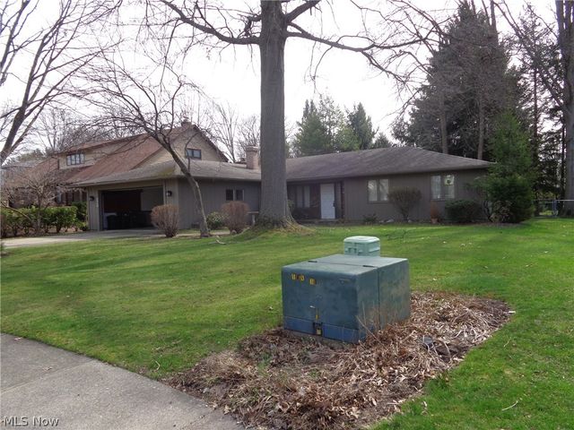 6920 Dogwood Circle, Middleburg Heights, OH 44130