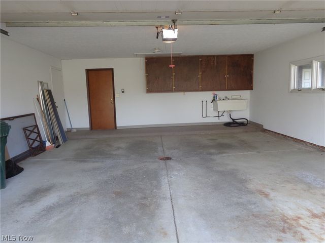 6920 Dogwood Circle, Middleburg Heights, OH 44130