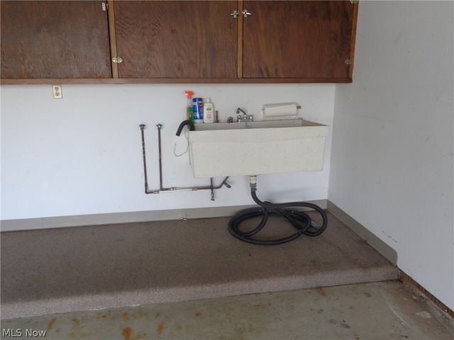 6920 Dogwood Circle, Middleburg Heights, OH 44130