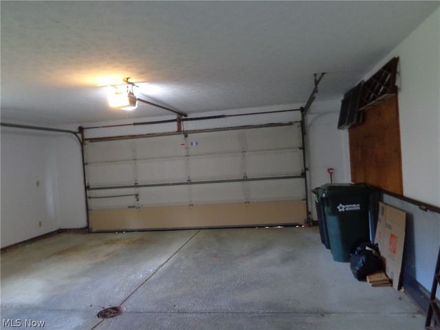 6920 Dogwood Circle, Middleburg Heights, OH 44130