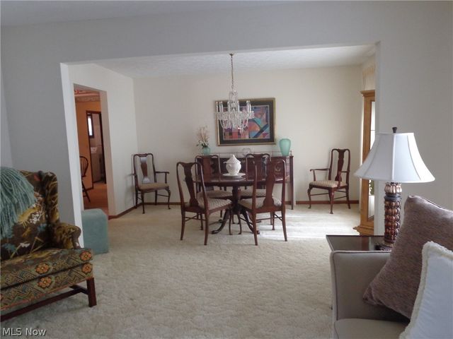 6920 Dogwood Circle, Middleburg Heights, OH 44130