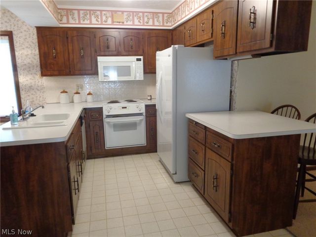 6920 Dogwood Circle, Middleburg Heights, OH 44130