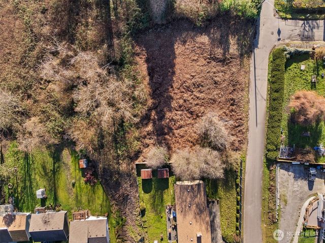 1403 E Lennox, Tacoma, WA 98404