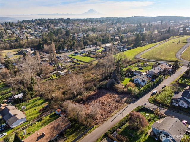 1403 E Lennox, Tacoma, WA 98404