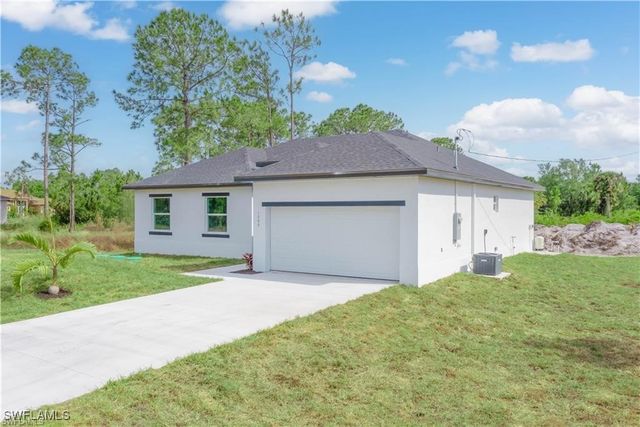 3121 71st ST W, Lehigh Acres, FL 33971