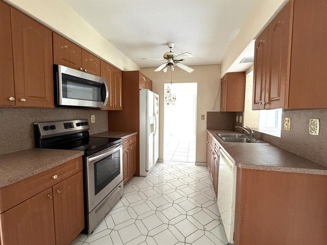 9210 NW 73rd Street, Tamarac, FL 33321