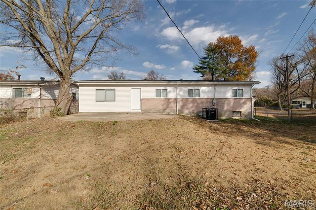 10093 Viscount Drive, St Louis, MO 63136