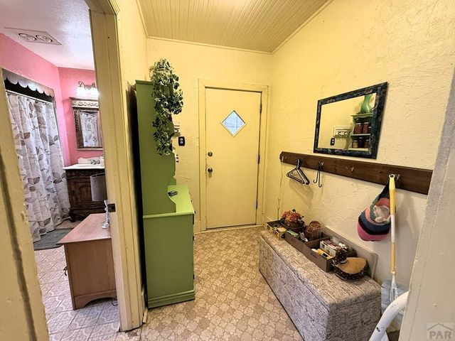 410 Canal Rd, La Junta, CO 81050