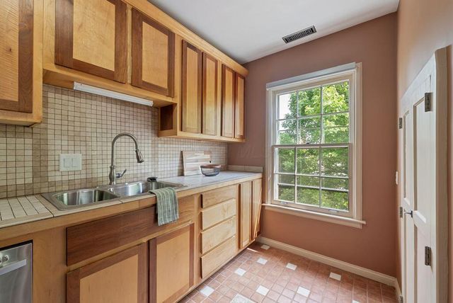 964 Madison Avenue, E, Columbus, OH 43205