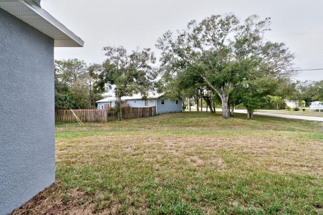 8685 101st Court, Vero Beach, FL 32967