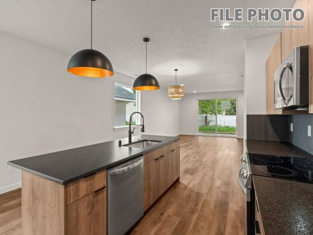 2107 N Sipple Rd, Spokane Valley, WA 99212