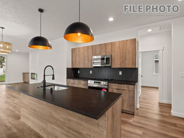 2107 N Sipple Rd, Spokane Valley, WA 99212