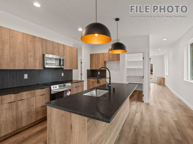 2107 N Sipple Rd, Spokane Valley, WA 99212