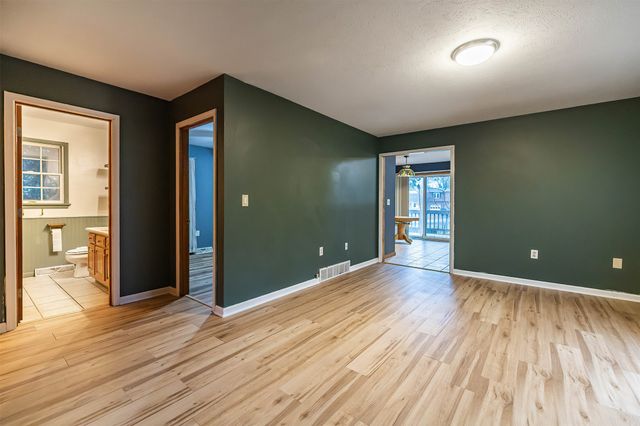 1532 W GORE Road, Erie, PA 16509