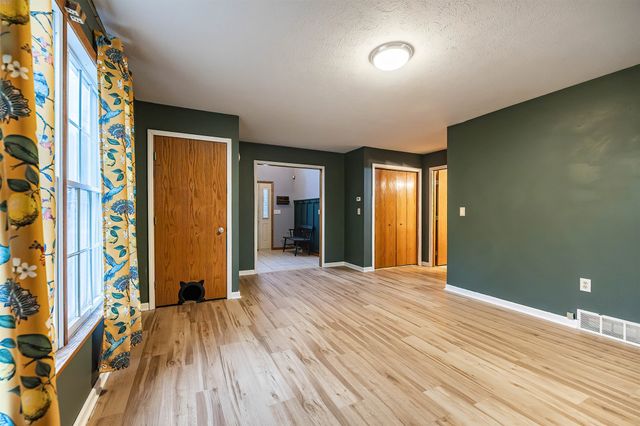 1532 W GORE Road, Erie, PA 16509