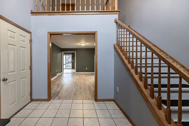 1532 W GORE Road, Erie, PA 16509