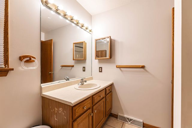 1532 W GORE Road, Erie, PA 16509