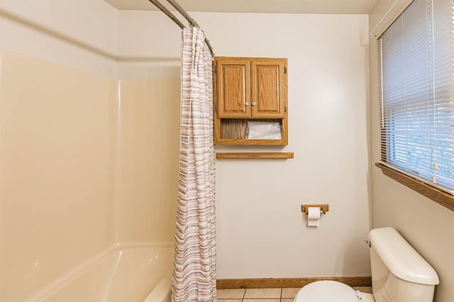 1532 W GORE Road, Erie, PA 16509