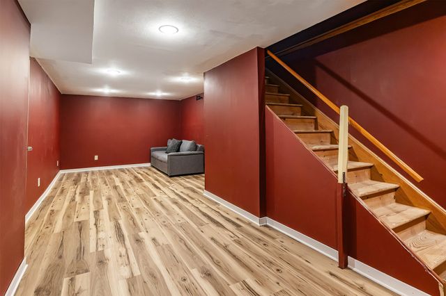 1532 W GORE Road, Erie, PA 16509