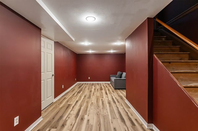 1532 W GORE Road, Erie, PA 16509