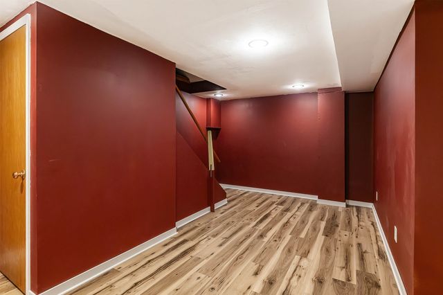 1532 W GORE Road, Erie, PA 16509