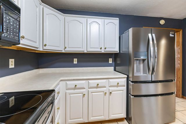 1532 W GORE Road, Erie, PA 16509