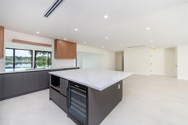 7101 E Troon Circle, Miami Lakes, FL 33014