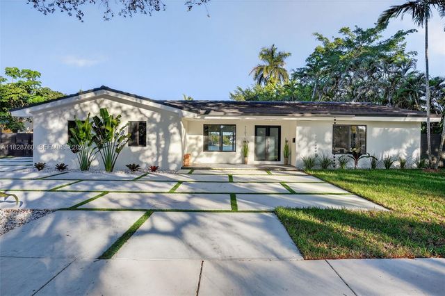 7101 E Troon Circle, Miami Lakes, FL 33014