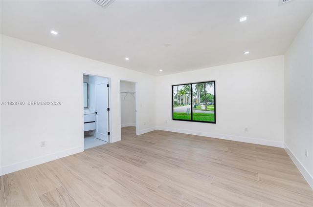 7101 E Troon Circle, Miami Lakes, FL 33014