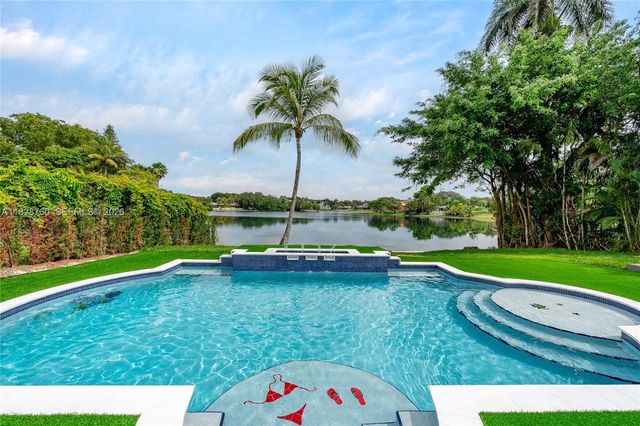 7101 E Troon Circle, Miami Lakes, FL 33014