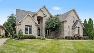 8803 Summit Ridge Dr, Louisville, KY 40241