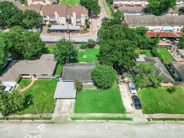1918 Huge Oaks Street, Houston, TX 77055
