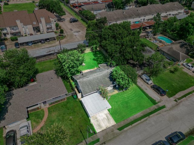 1918 Huge Oaks Street, Houston, TX 77055