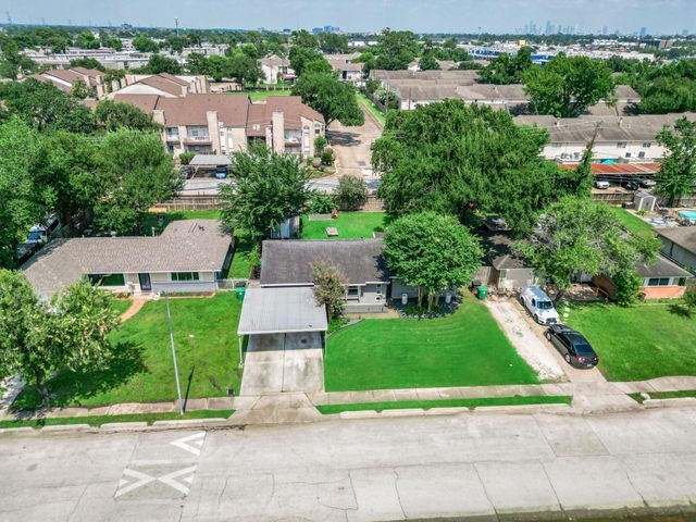 1918 Huge Oaks Street, Houston, TX 77055