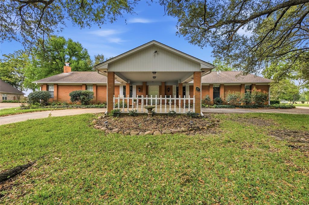 807 Standley Road, Madisonville, TX 77864