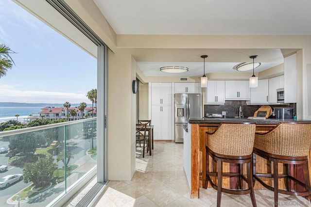 1710 Avenida Del Mundo 403, Coronado, CA 92118