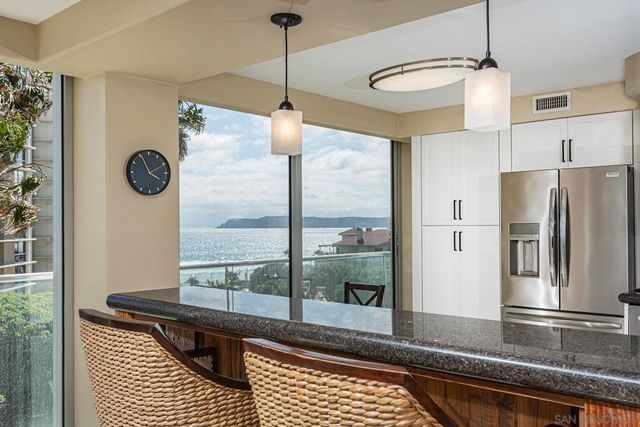 1710 Avenida Del Mundo 403, Coronado, CA 92118