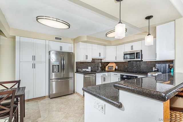 1710 Avenida Del Mundo 403, Coronado, CA 92118