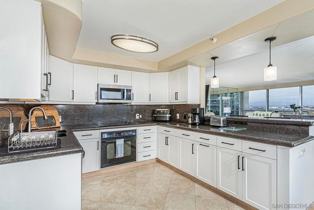 1710 Avenida Del Mundo 403, Coronado, CA 92118