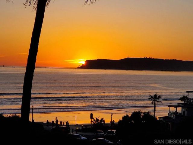 1710 Avenida Del Mundo 403, Coronado, CA 92118