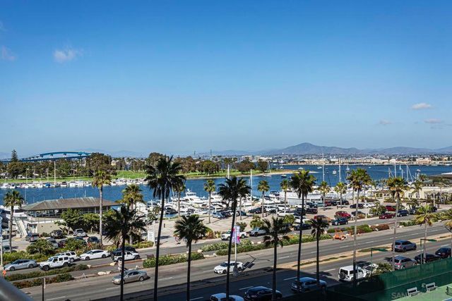 1710 Avenida Del Mundo 403, Coronado, CA 92118