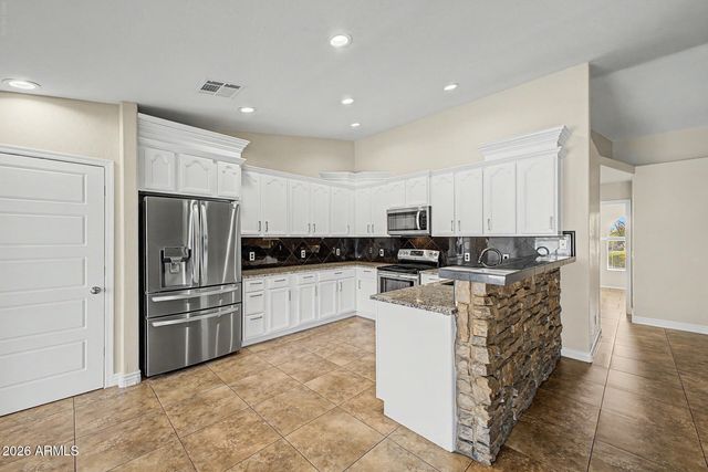 4986 E MAGNUS Drive, San Tan Valley, AZ 85140