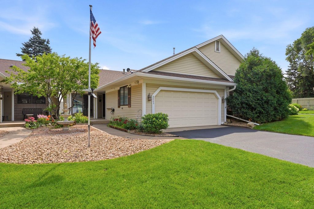 2003 28th Avenue NW 103, New Brighton, MN 55112 — exterior