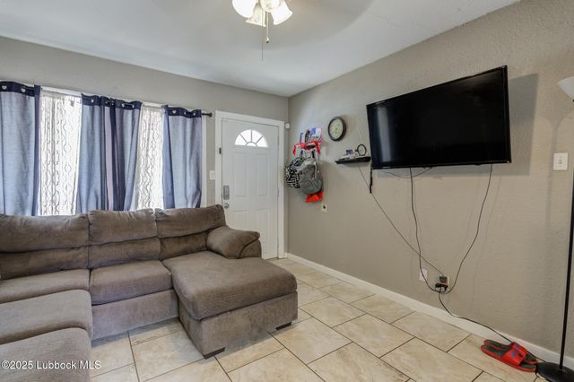 3221 1st Place, Lubbock, TX 79415