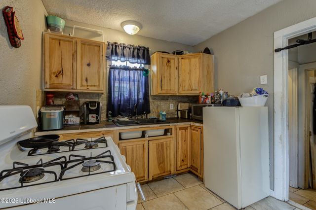 3221 1st Place, Lubbock, TX 79415